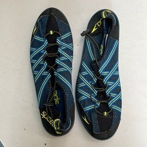 Mens Speedo water shoes